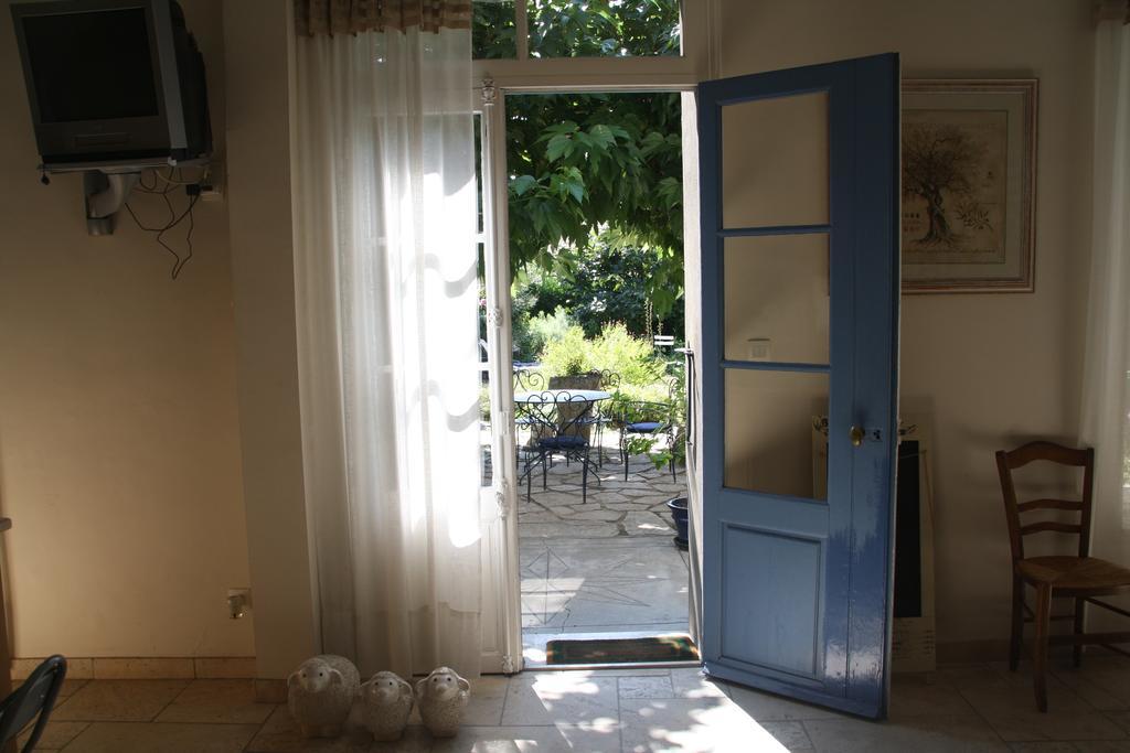 Aux Pots Bleus Bed & Breakfast Nissan-lez-Enserune Exterior photo