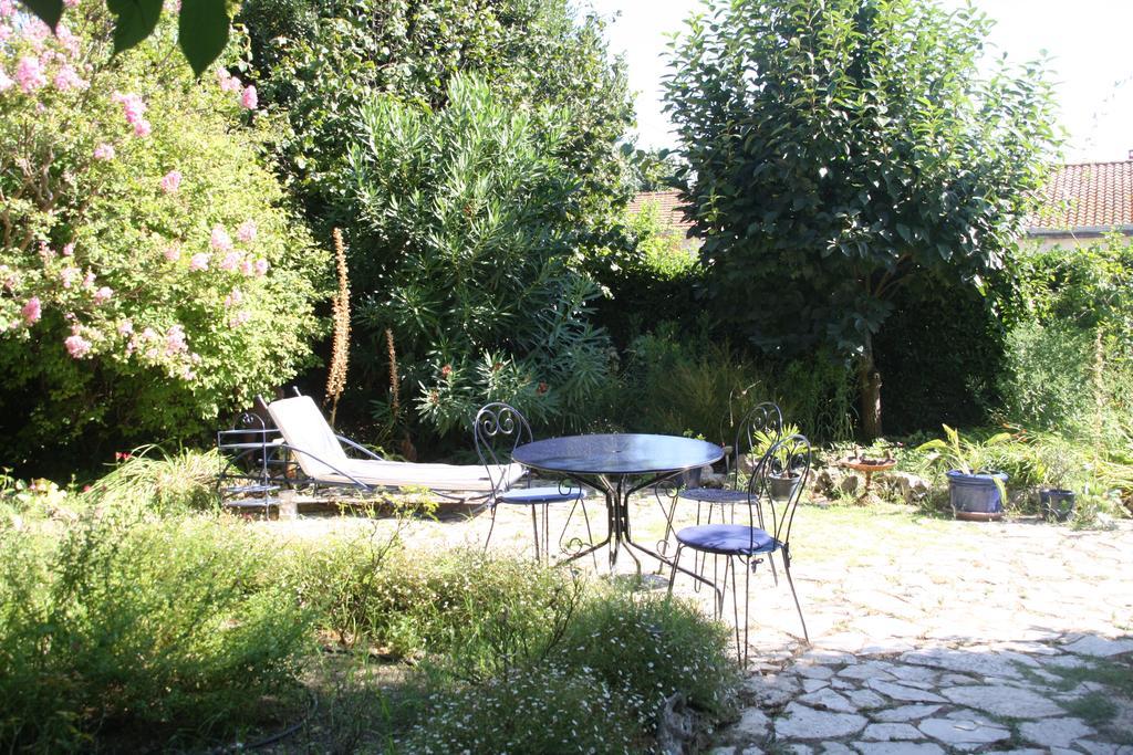 Aux Pots Bleus Bed & Breakfast Nissan-lez-Enserune Exterior photo